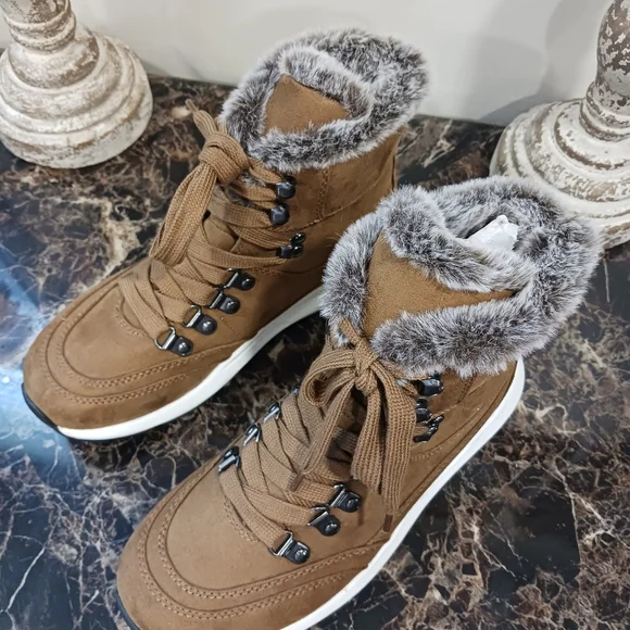 J-Lo Jennifer Lopez Gerard Faux-Fur Hiking Booties/Shoes Size 7 for Women - Picture 2 of 9